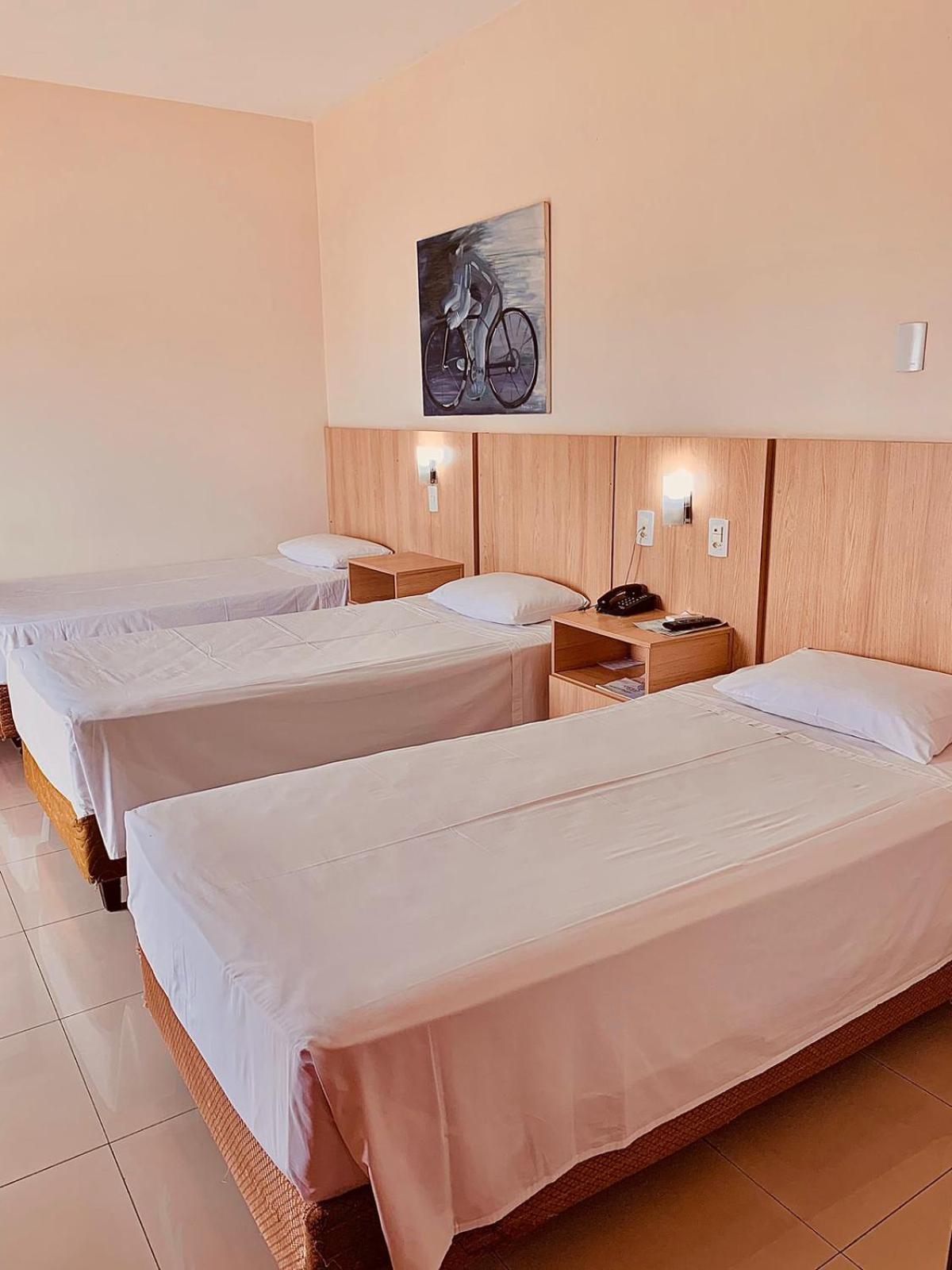 פלמס Victoria Plaza Hotel מראה חיצוני תמונה
