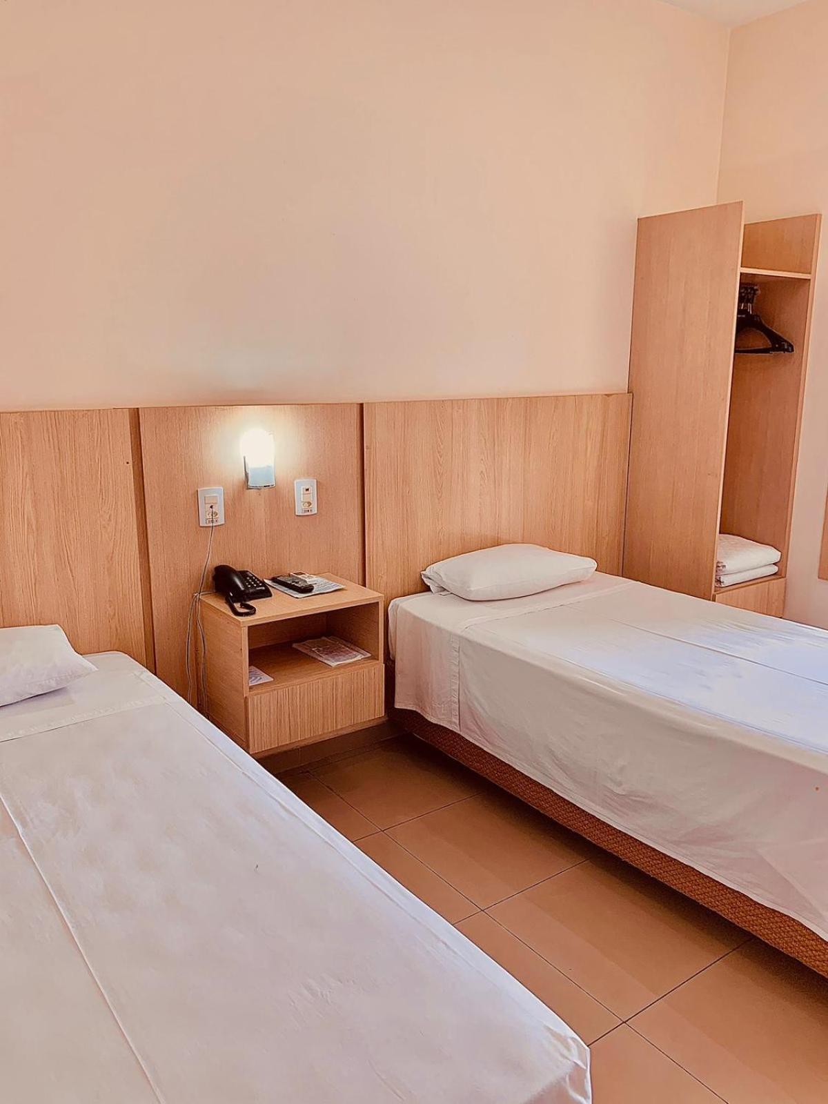 פלמס Victoria Plaza Hotel מראה חיצוני תמונה