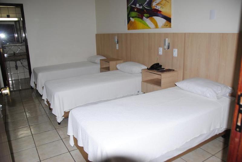 פלמס Victoria Plaza Hotel מראה חיצוני תמונה