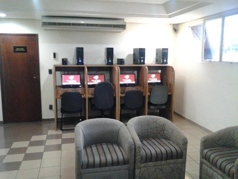 פלמס Victoria Plaza Hotel מראה חיצוני תמונה