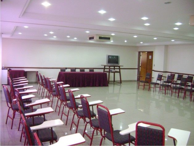 פלמס Victoria Plaza Hotel מראה חיצוני תמונה