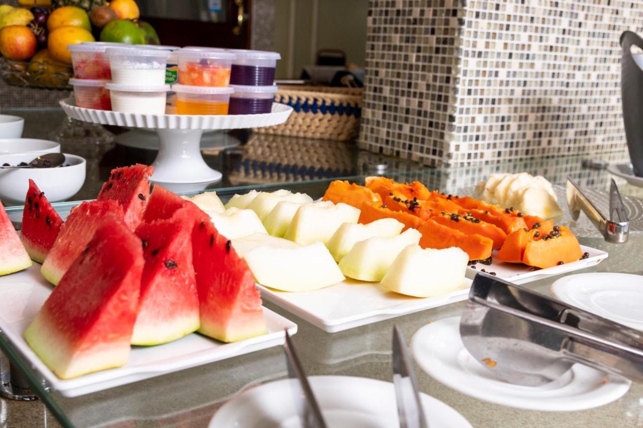 פלמס Victoria Plaza Hotel מראה חיצוני תמונה